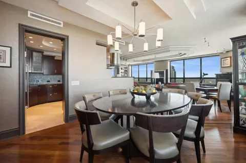 180 E Pearson St #7201, Chicago, IL 60611 photo 11