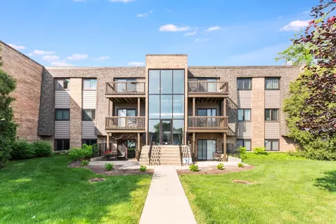 1444 Stonebridge Cir #H11, Wheaton, IL 60189