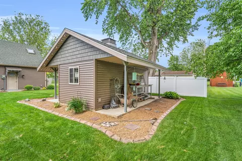 Exterior - 501 E Cedar Ln, Monticello, IL 61856 photo 10 of 13
