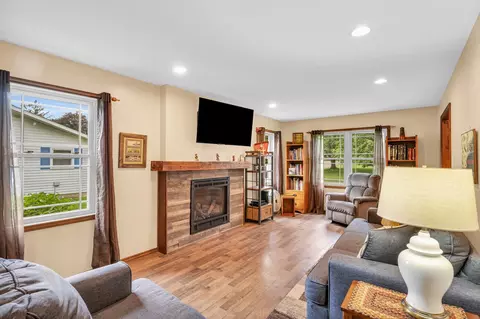 Living - 501 E Cedar Ln, Monticello, IL 61856 photo 2 of 4