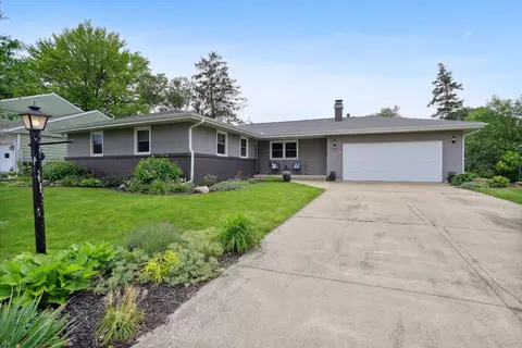 1209 Newbury Rd, Champaign, IL 61821