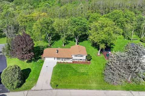 View/Area - 116 Sharon Dr, Sleepy Hollow, IL 60118 photo 1 of 3