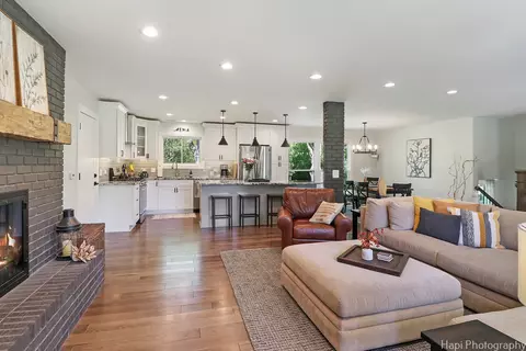 Living - 116 Sharon Dr, Sleepy Hollow, IL 60118 photo 2 of 3
