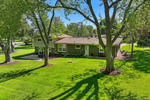 Exterior - 116 Sharon Dr, Sleepy Hollow, IL 60118 photo 3 of 7