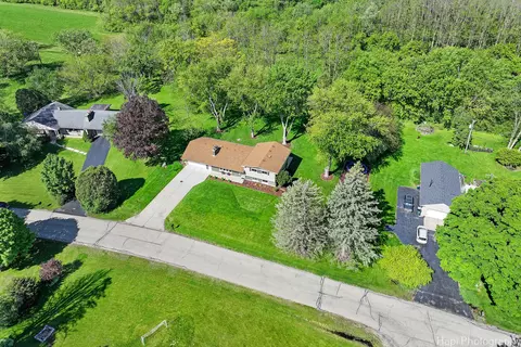 View/Area - 116 Sharon Dr, Sleepy Hollow, IL 60118 photo 3 of 3