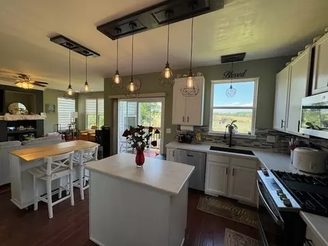 Kitchen - 149 E Old Mill Trl, Antioch, IL 60002 photo 1 of 3