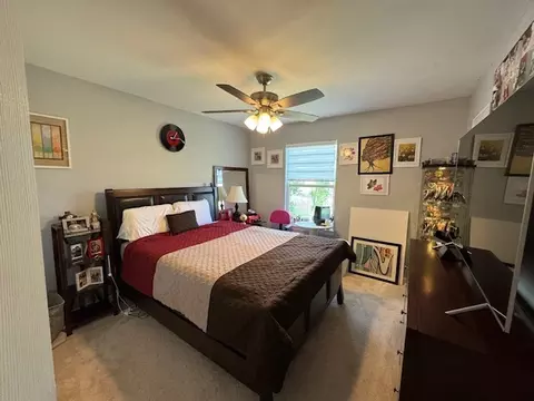 Bedroom - 149 E Old Mill Trl, Antioch, IL 60002 photo 4 of 5