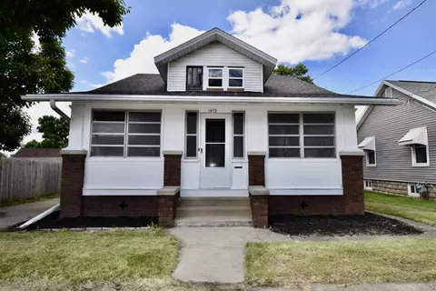 1413 W Locust St, Bloomington, IL 61701