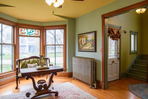 Entry Way - 21 N Porter St, Elgin, IL 60120 photo 2 of 2