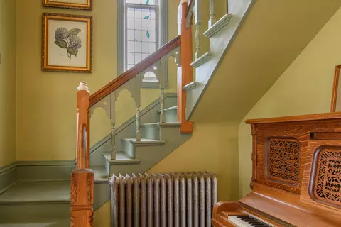 Entry Way - 21 N Porter St, Elgin, IL 60120 photo 1 of 2