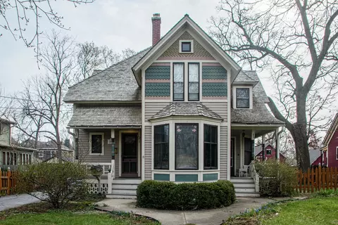 21 N Porter St, Elgin, IL 60120