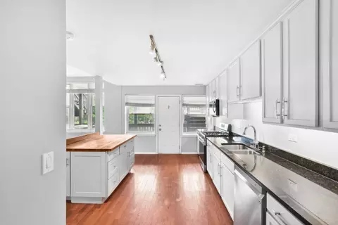 Kitchen - 700 E 51st St #2W, Chicago, IL 60615 photo 4 of 4