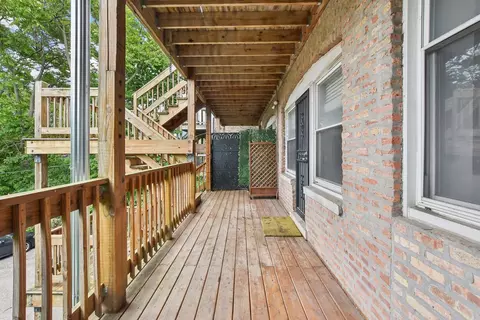 Exterior - 700 E 51st St #2W, Chicago, IL 60615 photo 4 of 5