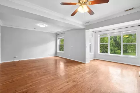 Living - 700 E 51st St #2W, Chicago, IL 60615 photo 2 of 4