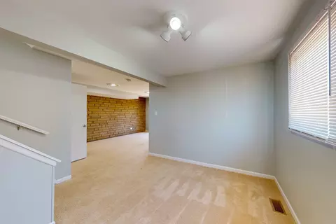 330 Dover Ln, Des Plaines, IL 60018 photo 13