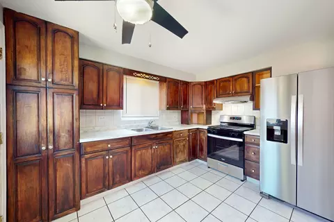 330 Dover Ln, Des Plaines, IL 60018 photo 15