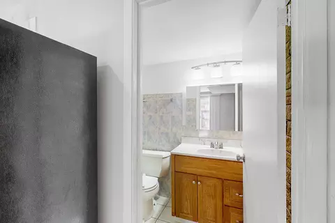330 Dover Ln, Des Plaines, IL 60018 photo 17