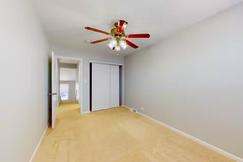 330 Dover Ln, Des Plaines, IL 60018 photo 6