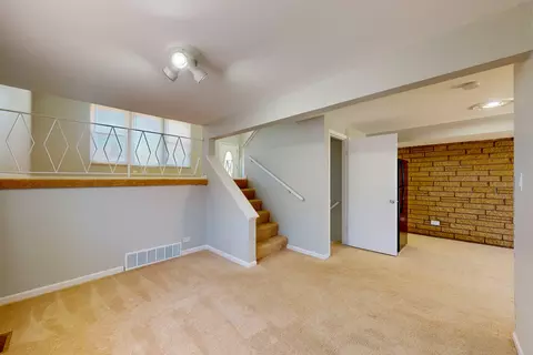 330 Dover Ln, Des Plaines, IL 60018 photo 12