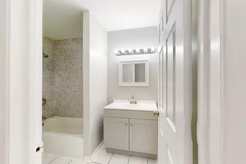 330 Dover Ln, Des Plaines, IL 60018 photo 11