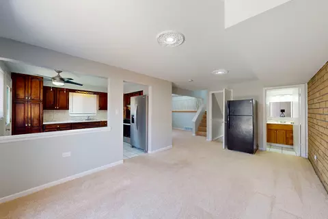 330 Dover Ln, Des Plaines, IL 60018 photo 14