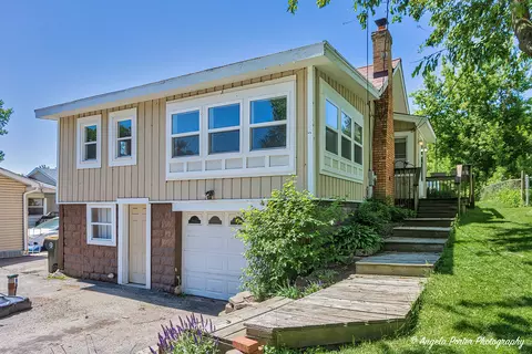 26357 W Blackhawk Ave, Ingleside, IL 60041