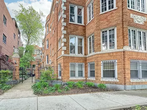 737 W Brompton Ave #3S, Chicago, IL 60657