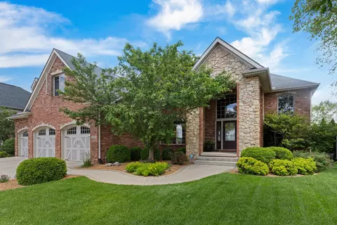 1902 Savanna Dr, Champaign, IL 61822