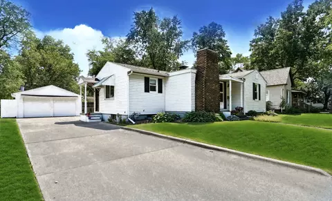 209 W William St, Champaign, IL 61820