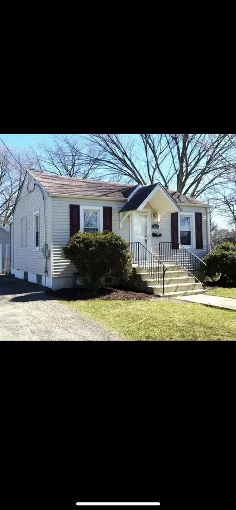 639 Gillette Ave, Aurora, IL 60506
