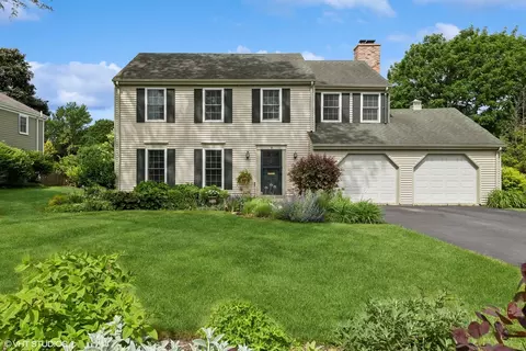 826 Dundee Ave, Barrington, IL 60010