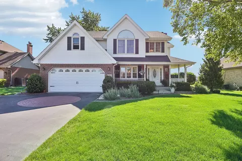 16859 Mohican Dr, Lockport, IL 60441