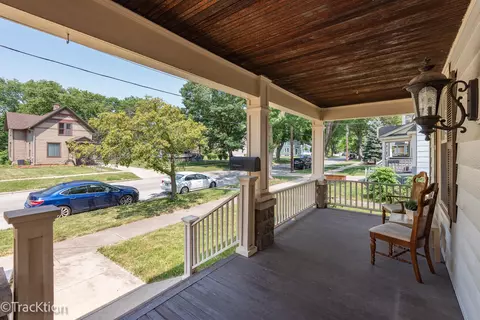 Exterior - 431 Blackhawk St, Aurora, IL 60506 photo 3 of 7