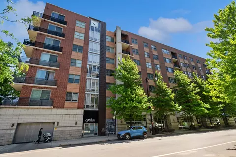 873 N Larrabee St #210, Chicago, IL 60610