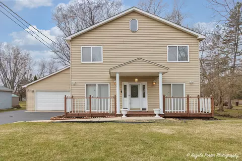 41108 N 1st St, Antioch, IL 60002
