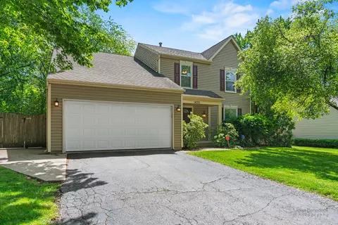 1435 Charles Ave, Algonquin, IL 60102