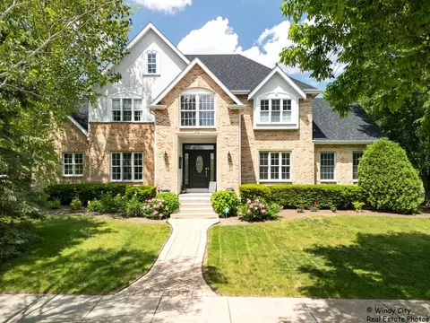 956 Danielson Ct, Gurnee, IL 60031