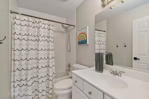 956 Danielson Ct, Gurnee, IL 60031 photo 20