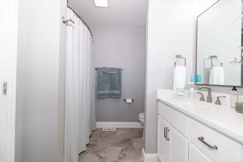 51 Brookstone Cir, Bloomington, IL 61704 photo 32