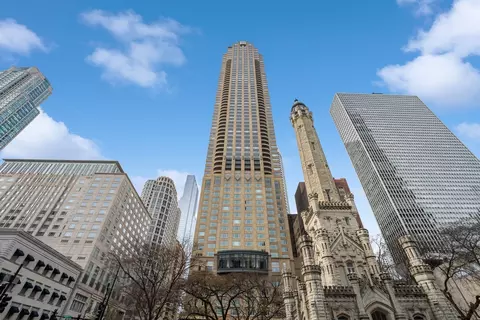 800 N Michigan Ave #4701, Chicago, IL 60611