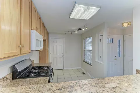 209 E Lake St #D, Addison, IL 60101 photo 3