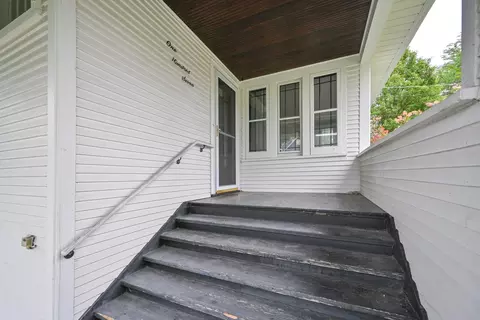 107 E Jefferson Ave, Wheaton, IL 60187 photo 4