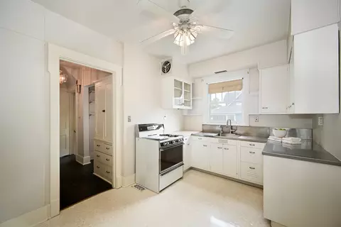 107 E Jefferson Ave, Wheaton, IL 60187 photo 16