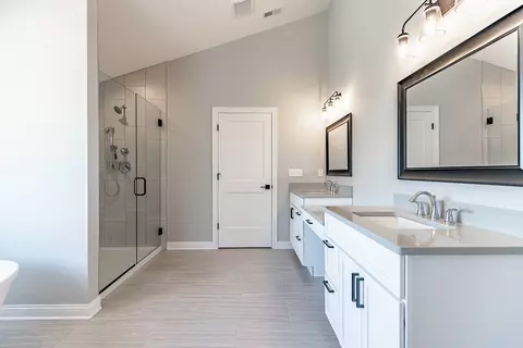 Bath - 8601 Clark Pl, Crown Point, IN 46307 photo 2 of 4