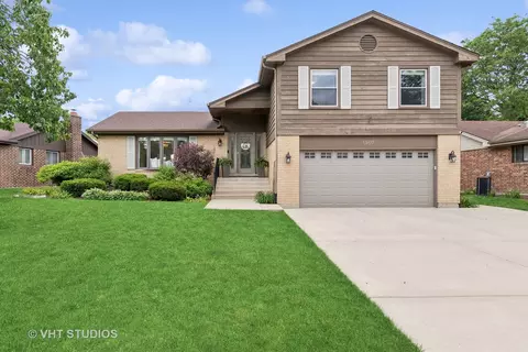 1507 Gainesboro Dr, Wheaton, IL 60189