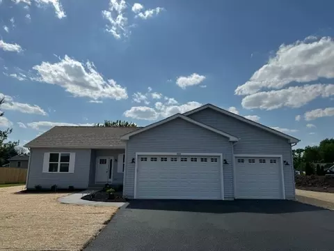 405 S Sandra St, Kingston, IL 60145