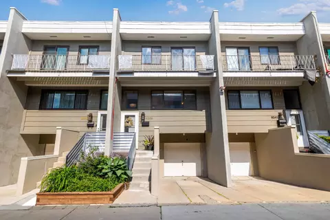 9239 W Ballard Rd, Des Plaines, IL 60016