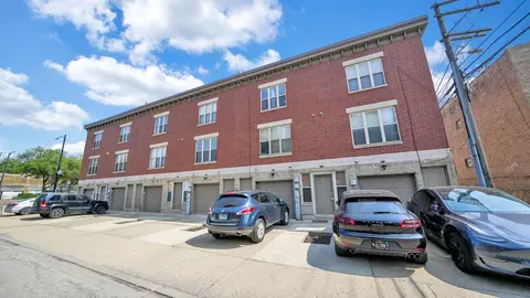 2409 W Flournoy St #A, Chicago, IL 60612