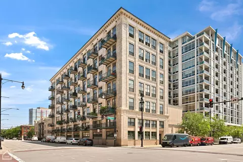 1801 S Michigan Ave #404, Chicago, IL 60616