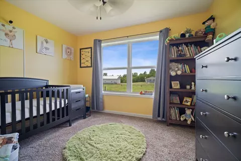 Bedroom - 10901 Lake Rd, Dewitt, IL 61735 photo 3 of 4